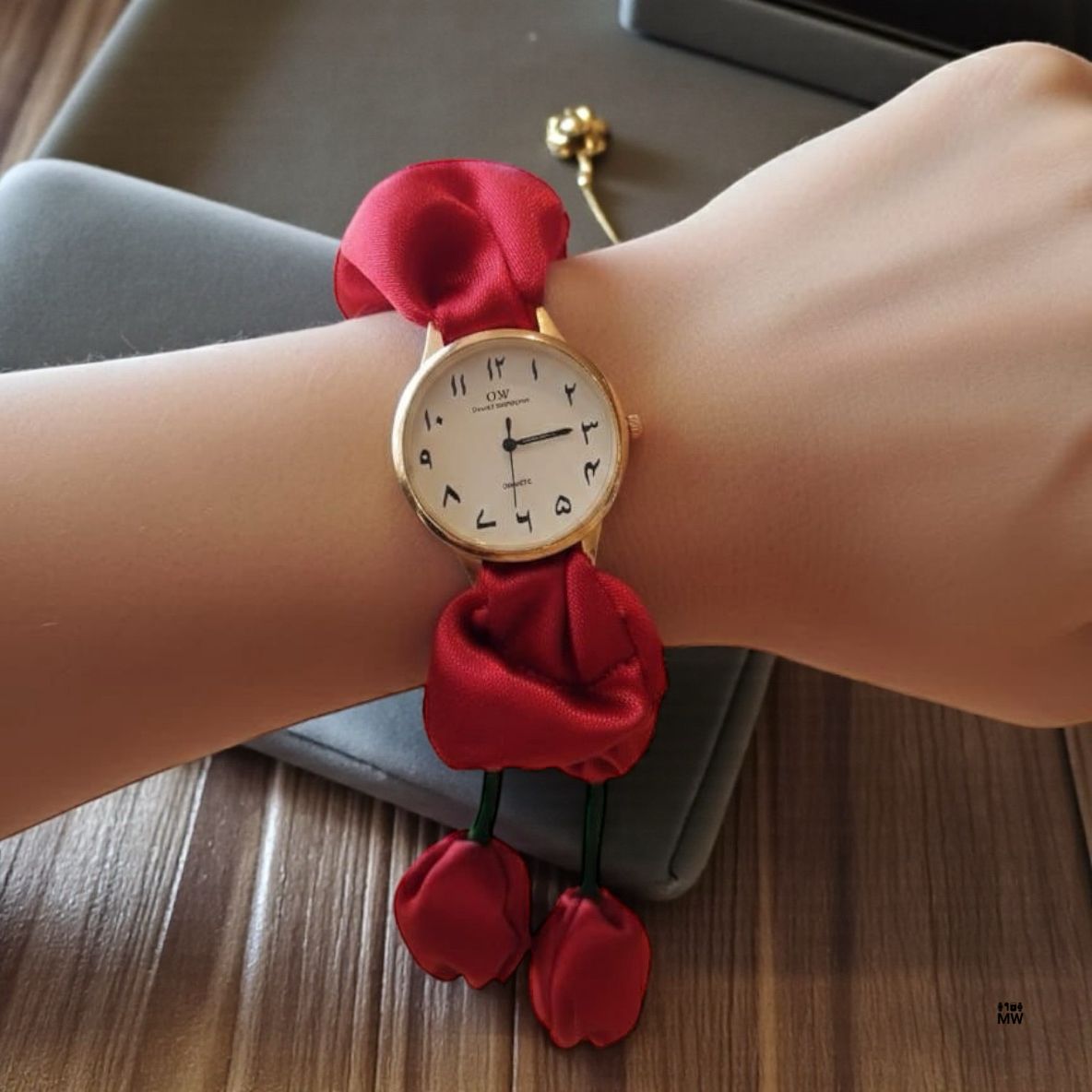 Rose Style Ladkan Scrunchie Watch